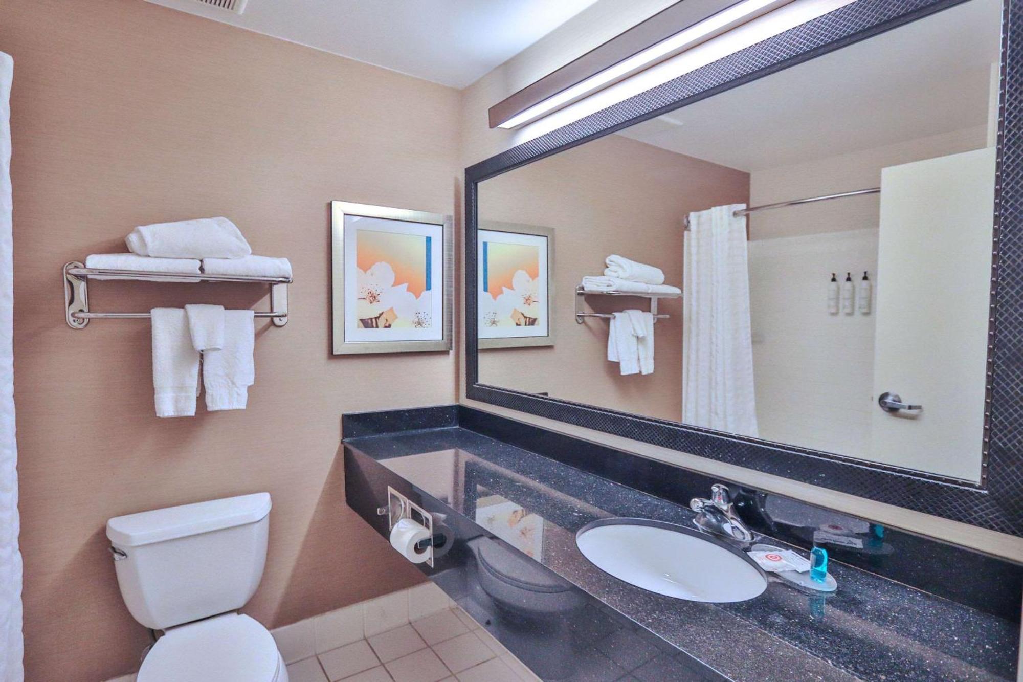 Comfort Inn & Suites Westfield Zewnętrze zdjęcie